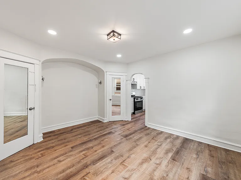 5748 Dunlap St — Photo 9