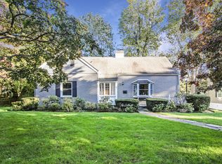 77 Clarendon Rd, Scarsdale, NY 10583