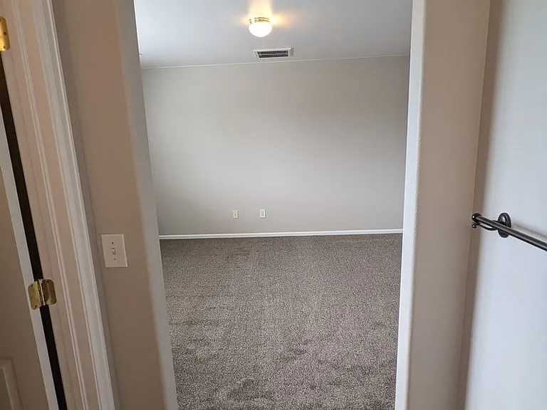 340 Andrew Dr — Photo 40