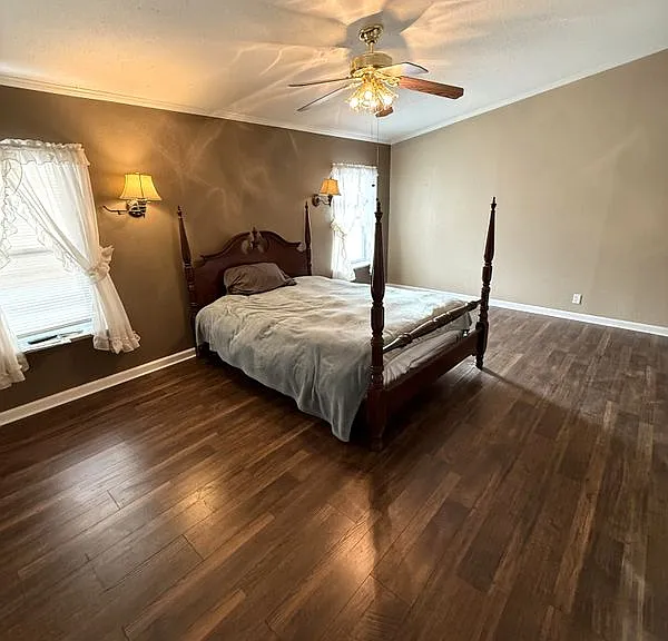 212 Thornton Ln — Photo 20