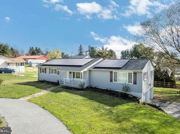 1707 Northview Dr, Hampstead, MD 21074