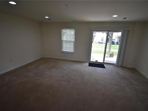 4th image of 1 White Rose Ln
