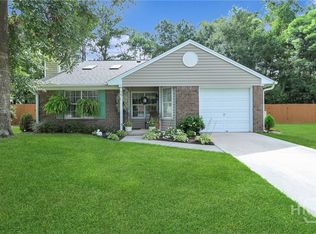 74 Brown Thrasher Ct, Richmond Hill, GA 31324
