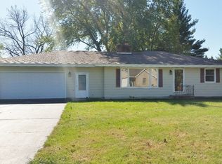 25635 Indian Ridge Rd, Sterling, IL 61081