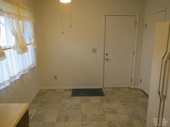 5th image of 909 N Aldrin Dr
