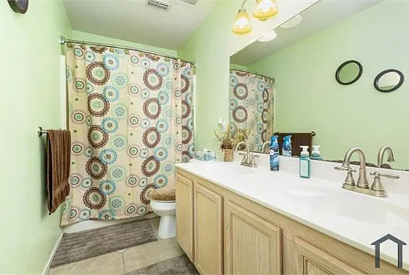 2528 Comstock Ln — Photo 5