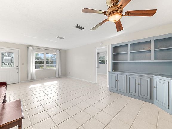 4th image of 1061 Alcala Dr