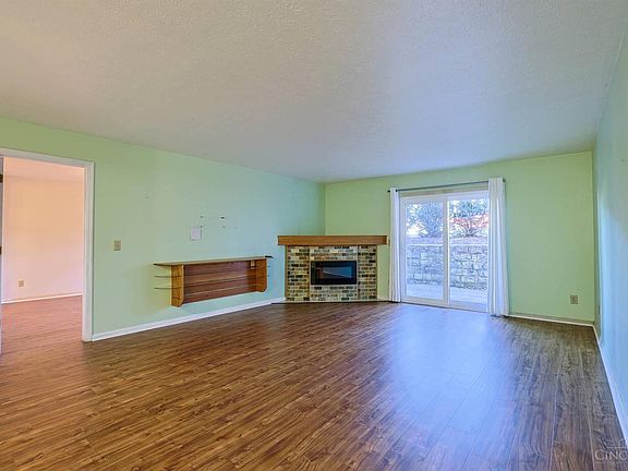 3rd image of 3211 Heritage Square Dr Unit 4