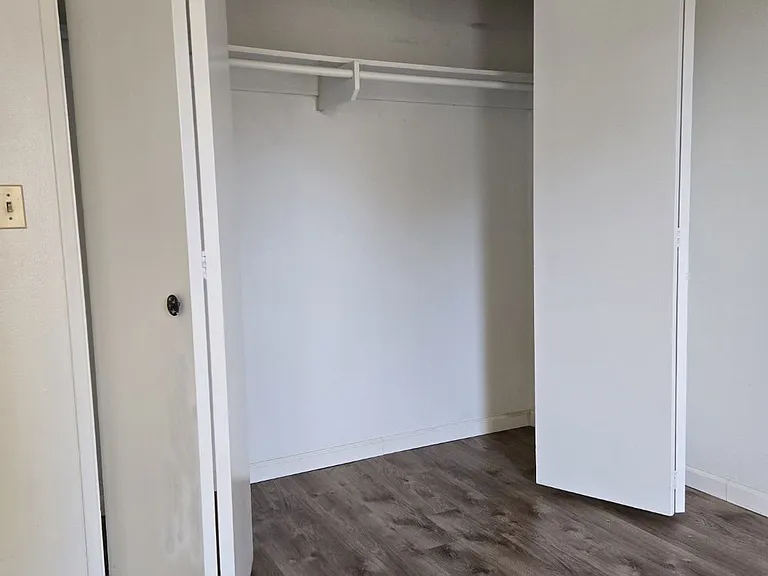 6321 Benhurst Ct — Photo 10
