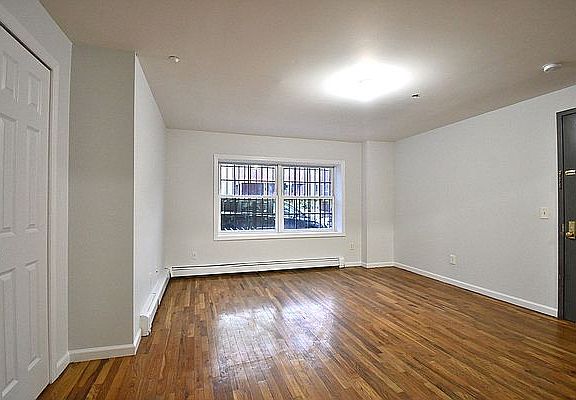 4th image of 2538 Holland Ave APT 1A
