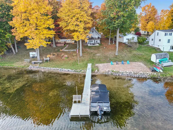 391 Dickerson Vw SW, Stanton, MI 48888