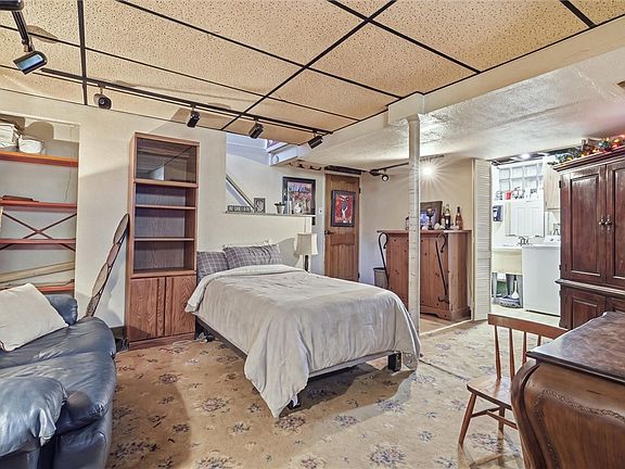 26th image of 2740 Steiner St