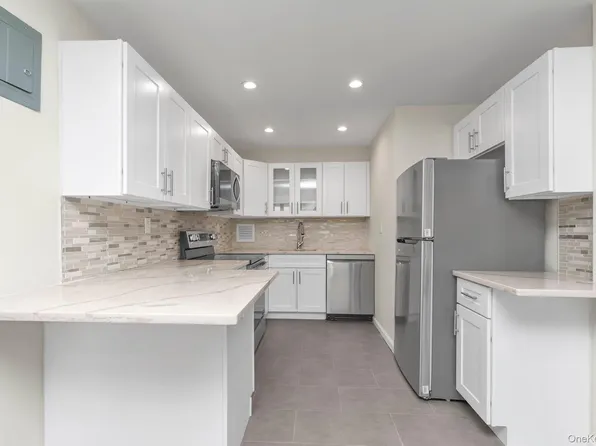 166-40 Powells Cove Blvd #2A, Beechhurst, NY 11357