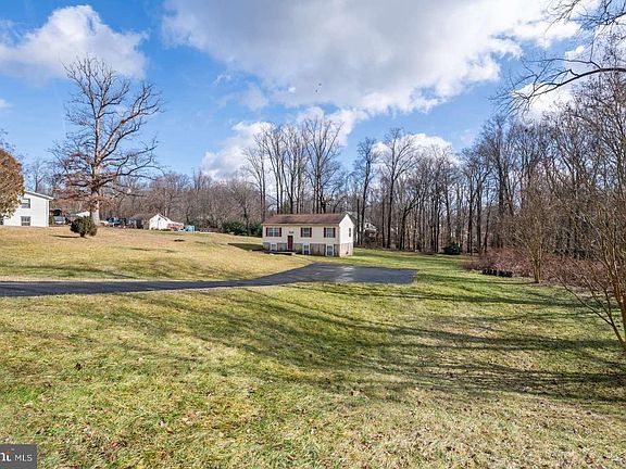 2nd image of 15611 Twin Valley Ct