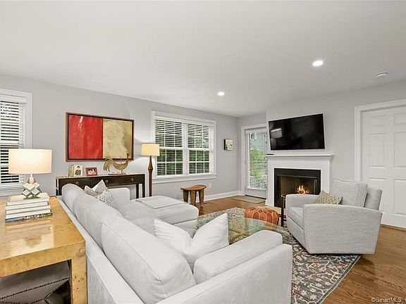 3rd image of 59 Lakeview Ave #59