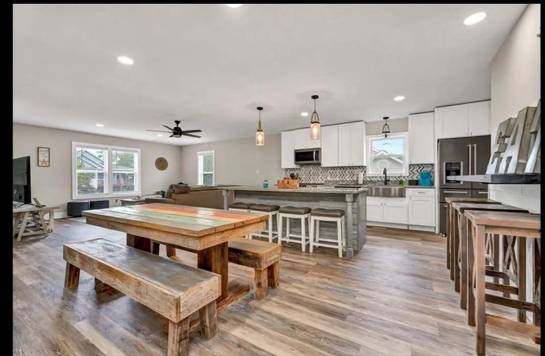 Large Living room and Kitchen for those that like to entertain and cook. - 324 NE 54th St