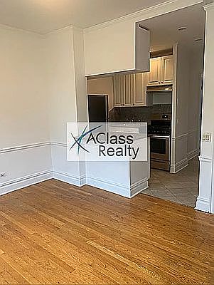 4th image of 3435 41st St