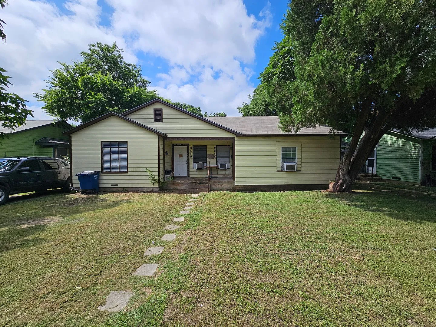 Available now ready for immediate move in — Photo 1