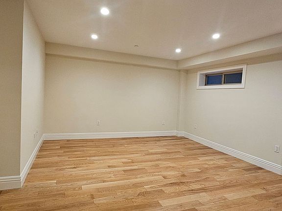 5th image of 972 Bush St APT 6