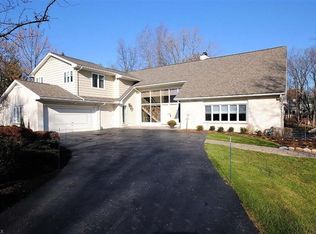 26651 Shaker Blvd, Beachwood, OH