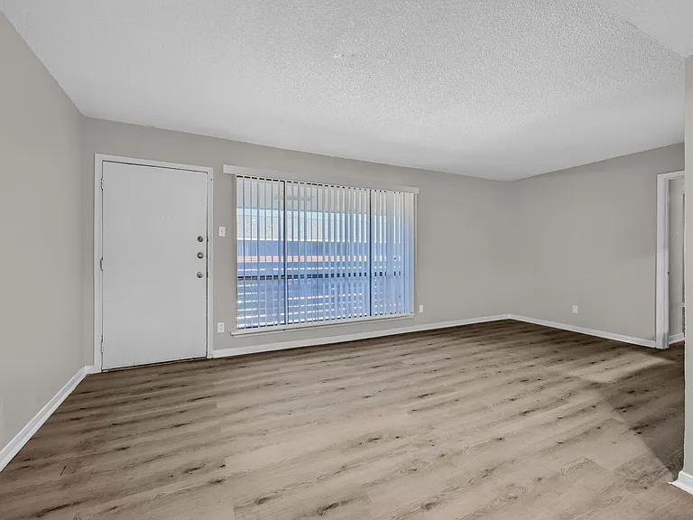 3200 W Walnut St — Photo 19