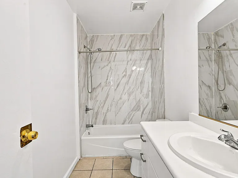 956 Elden Ave — Photo 12