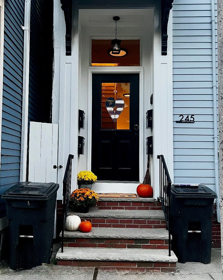 245 W 5th St — Photo 1