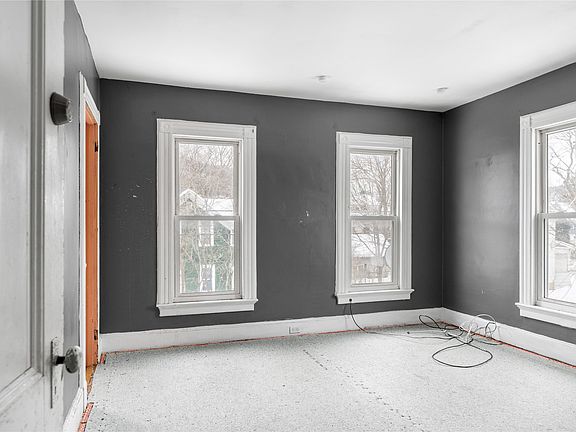 2nd image of 1 Parsons St