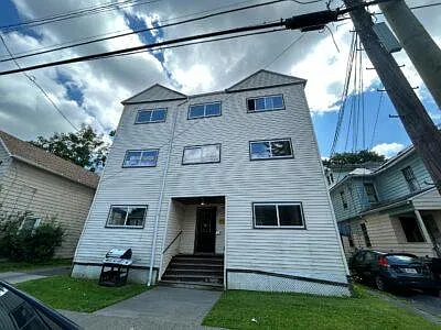 32 Schiller St #5