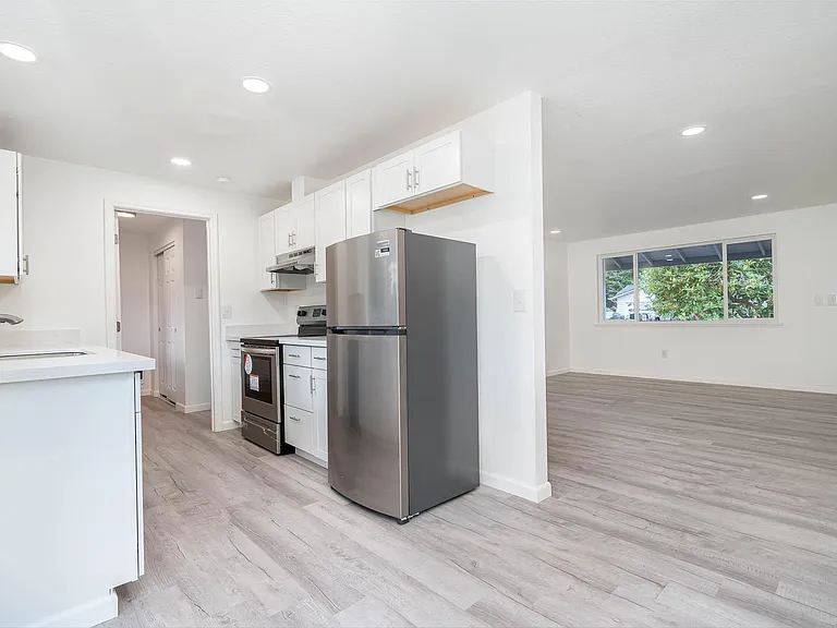 2854 SE Calaveras St — Photo 11