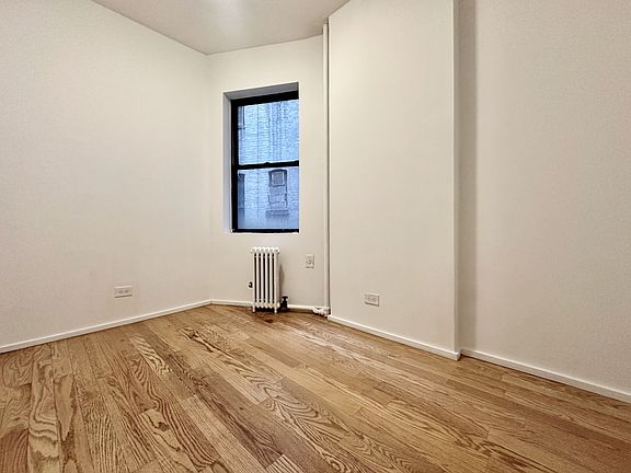 4th image of 410 W 36th St APT 3RE
