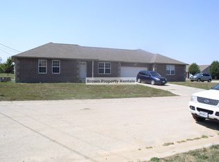 1608 Gold Stream Dr, Webb City, MO 64870