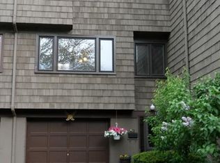 127 Towne House Rd #127, Hamden, CT 06514