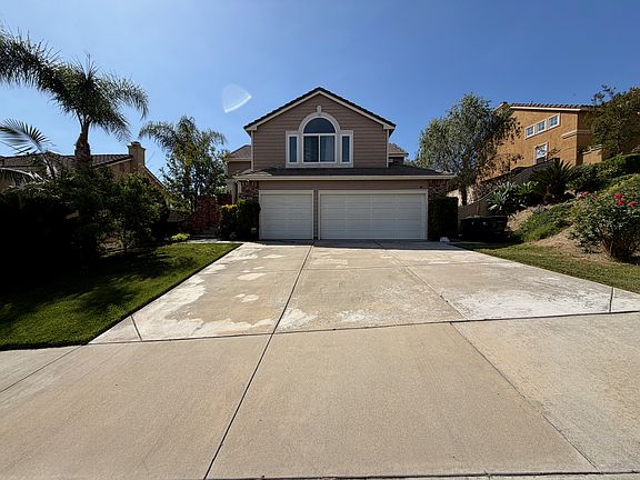 2nd image of 2053 Vista Del Sol