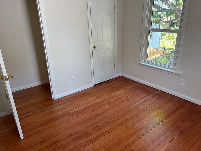 405 Willis Ave #2 — Photo 9