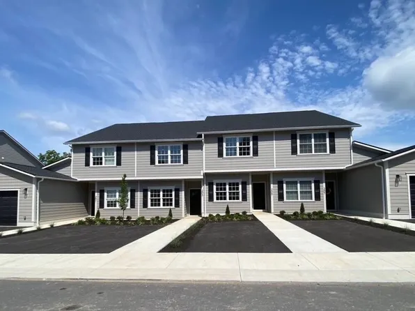 203 Ivy Ter, Lewisburg, WV 24901