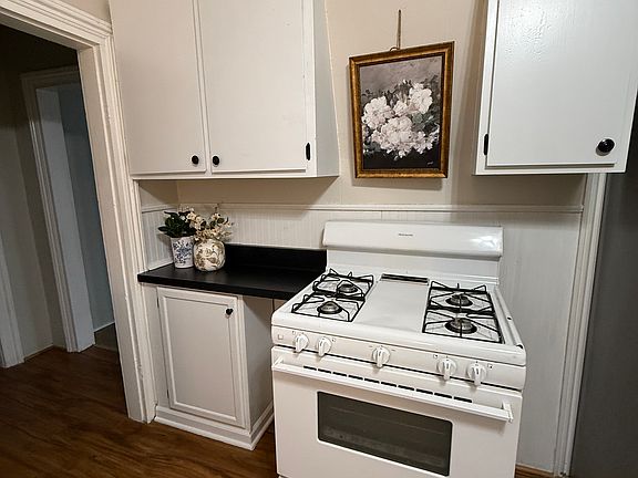 2nd image of 522 1/2 Fleming St