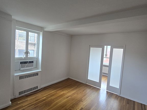 5th image of 200 W 20th St APT 615