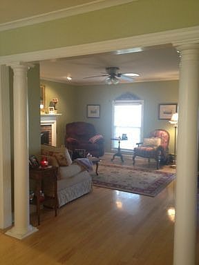 5th image of 1023 Lakeshore Dr