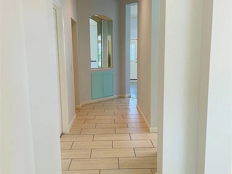 20910 Medallion Pointe Dr — Photo 3