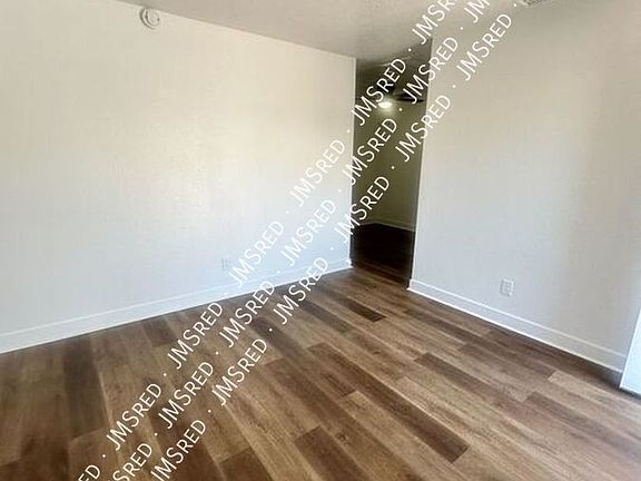 3rd image of 2347 W Coolidge St #4