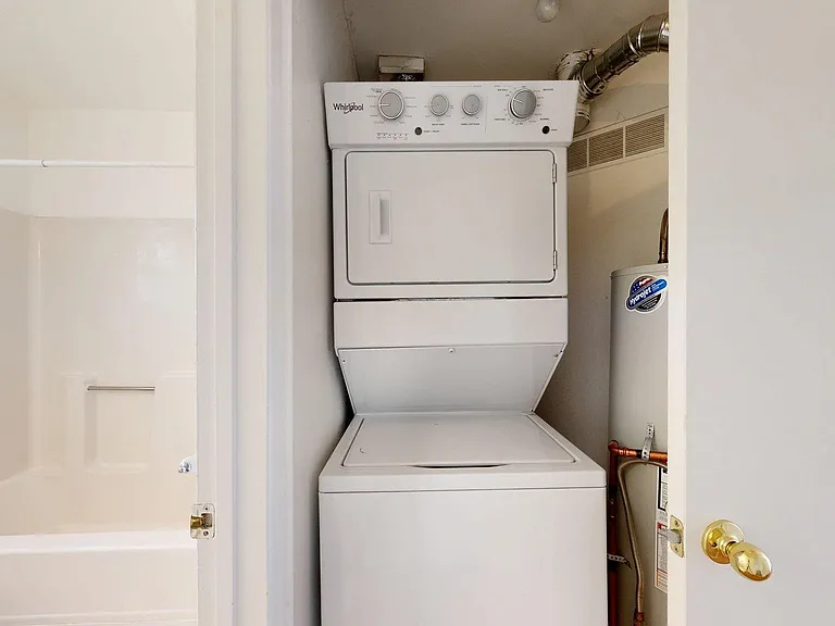 2201 S Huron Pkwy #1 — Photo 16