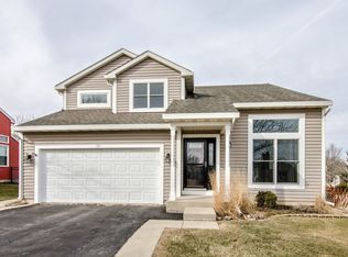 185 Cool Stone Bnd, Lake In The Hills, IL 60156