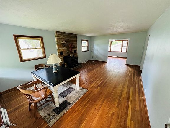 2nd image of 820 Gates Mills Blvd