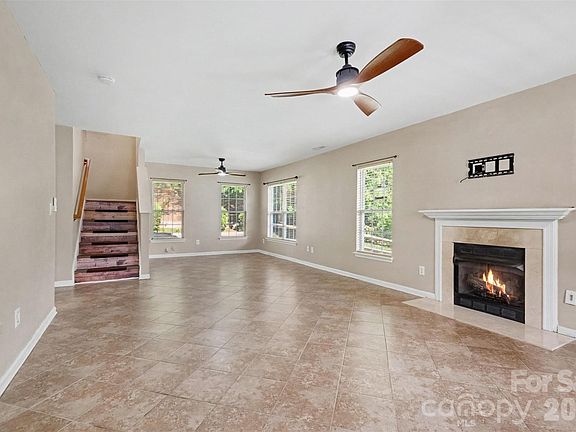 5th image of 2133 Majestic Poplar Dr