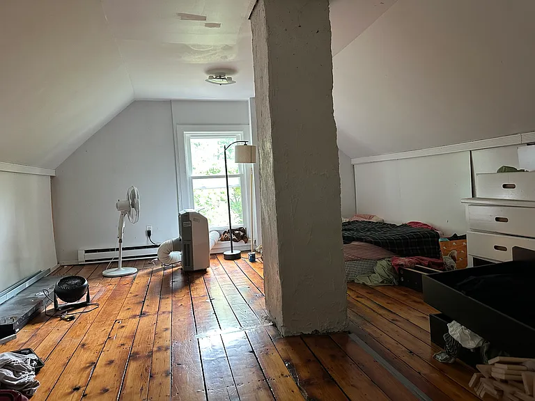263 Auburndale Ave — Photo 20