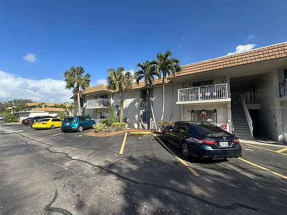 2nd image of 1830 Maravilla Ave APT 323