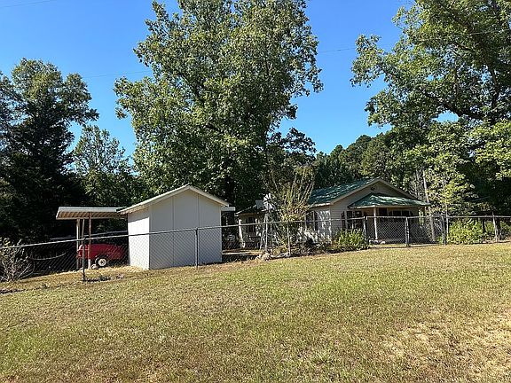 Well house with attached she