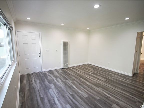 2nd image of 1626 Granville Ave #3