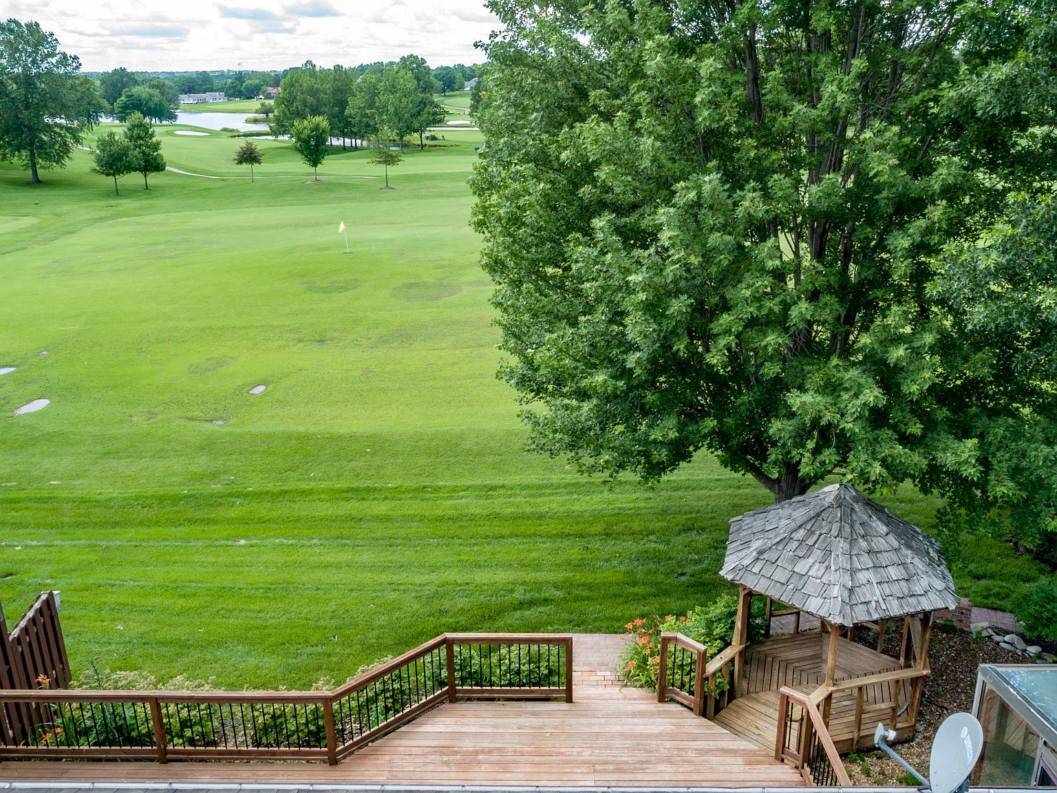 3 bed, 2.0 bath, 2000 sqft, $3,000 — Photo 2